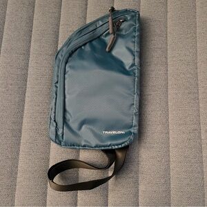 Travelon Sling